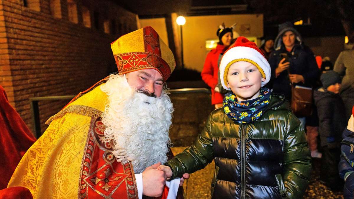 Ukrainischer Nikolaus in Böblingen: Strahlende Gesichter am Nikolaustag