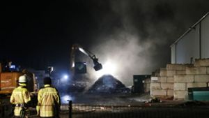 Halle  steht in Flammen – 500.000 Euro Schaden