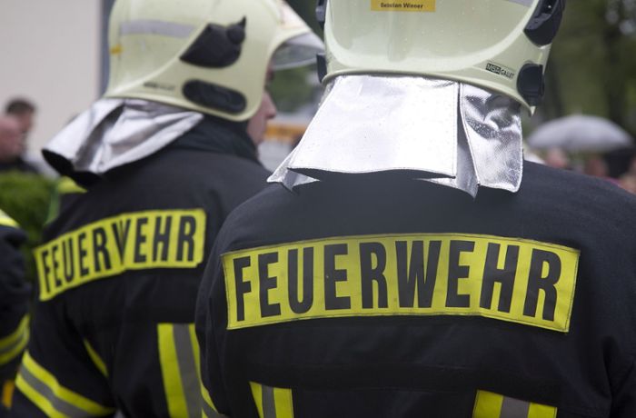 Einsatz in Magstadt: Feuerwehr löscht brennenden Traktor