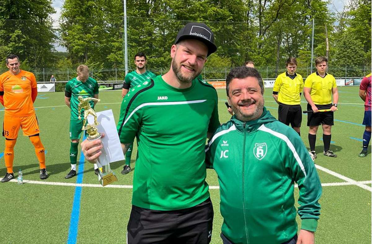 Fußball bei der SpVgg Holzgerlingen: Dennis Lohmeier für 250 Spiele im „Hotze“-Dress geehrt