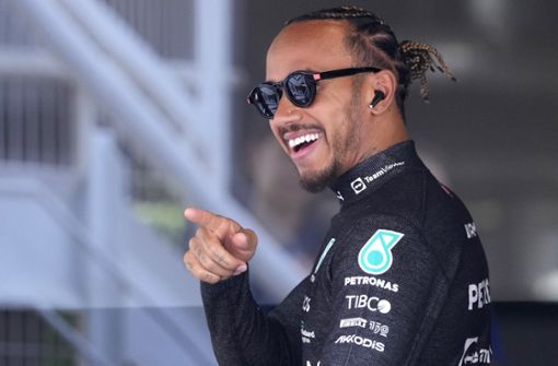 Lewis Hamilton hat nach einem ordentlichen Ergebnis beim Großen Preis von Spanien sein Lachen wieder gefunden. Foto: dpa/Manu Fernandez