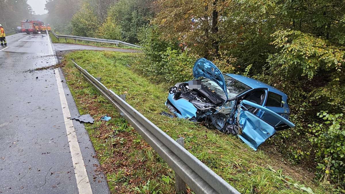 Unfall zwischen Kleinaspach und Rielingshausen: Zwei Schwerverletzte nach Kollision