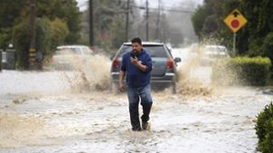 „Lebensbedrohliche Sturzfluten“ – Behörden rufen Notstand aus
