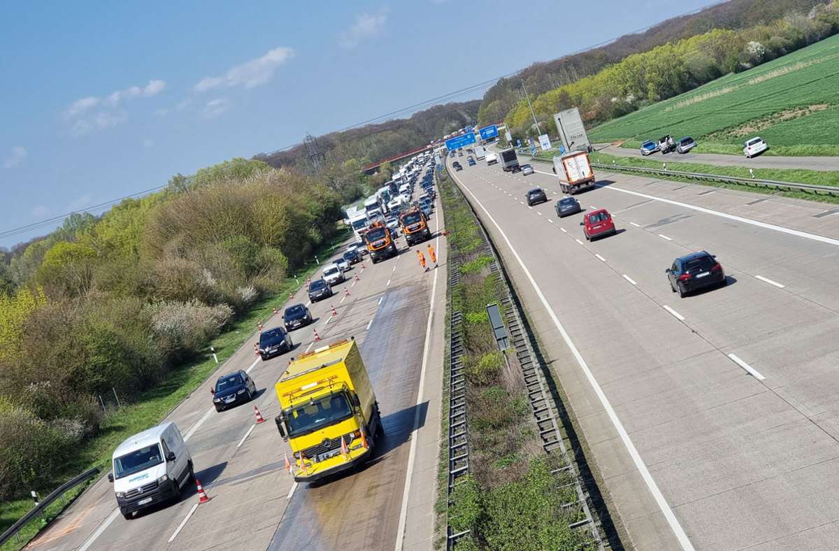 A7 bei Hildesheim: Starkstromkabel stürzt auf Autobahn und löst Unfälle aus