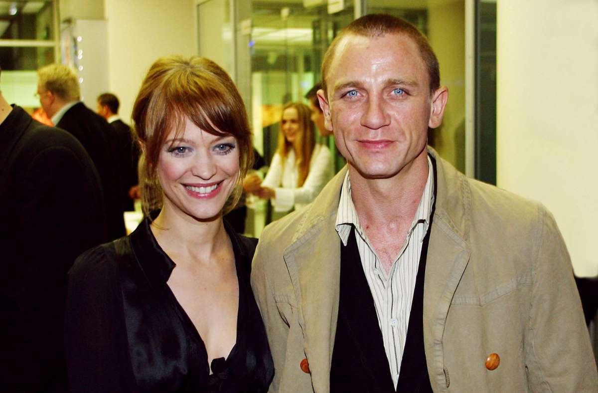 Kaum zu glauben: Acht Jahre lang führte die gebürtige Düsseldorferin Heike Makatsch eine Beziehung mit Bond-Darsteller Daniel Craig. Die beiden lernten sich 1996 bei den Dreharbeiten zum Film „Obsession“ kennen.