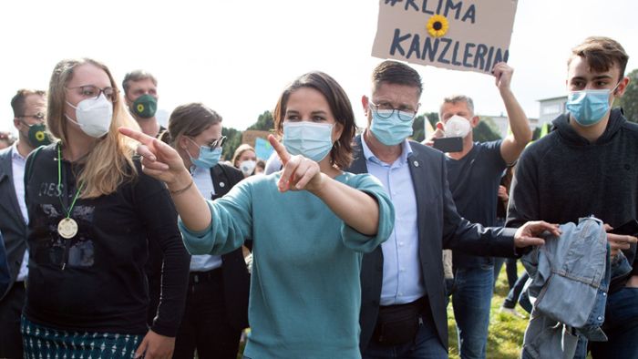 #Klima-Kanzlerin – Annalena Baerbock nimmt an Klimaprotest teil