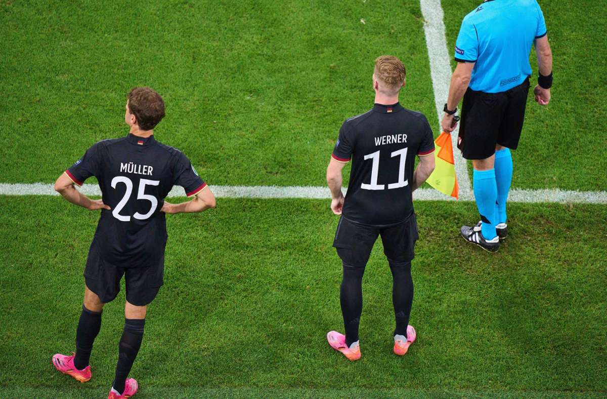 Thomas Müller (links) wird gegen England wohl wieder in der Startelf stehen. Foto: imago images/ActionPictures/via www.imago-images.de
