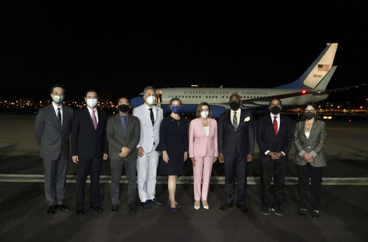 Reaktion auf Pelosi-Besuch in Taiwan: China schickt Drohungen und Kampfjets