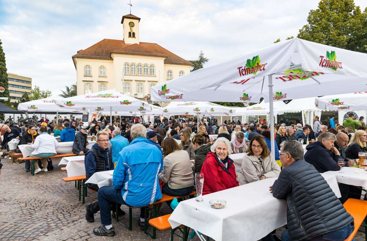 So lebendig wie beim Schlemmermarkt auf dem Marktplatz stellen sich die Händler und Gastronomen die Sindelfinger Innenstadt vor. Foto: Stefanie Schlecht