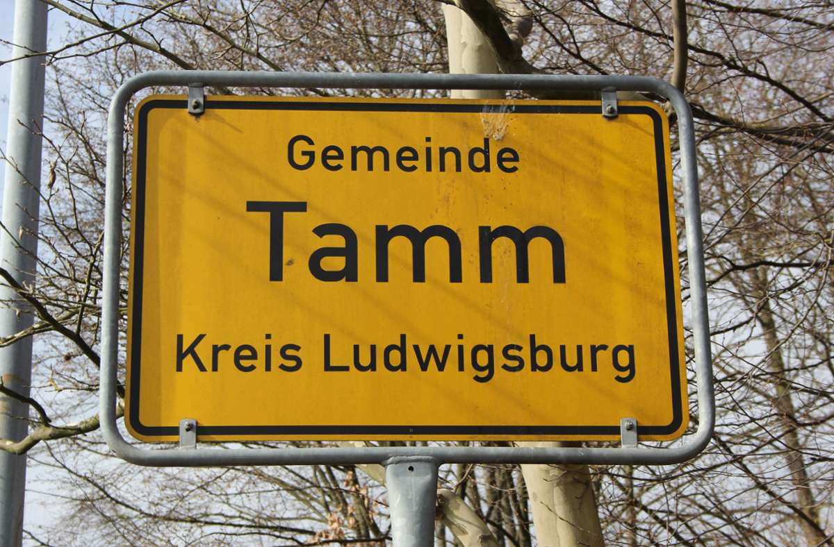 Versteigerung der Stadt Tamm: Lust auf ein Ortsschild?