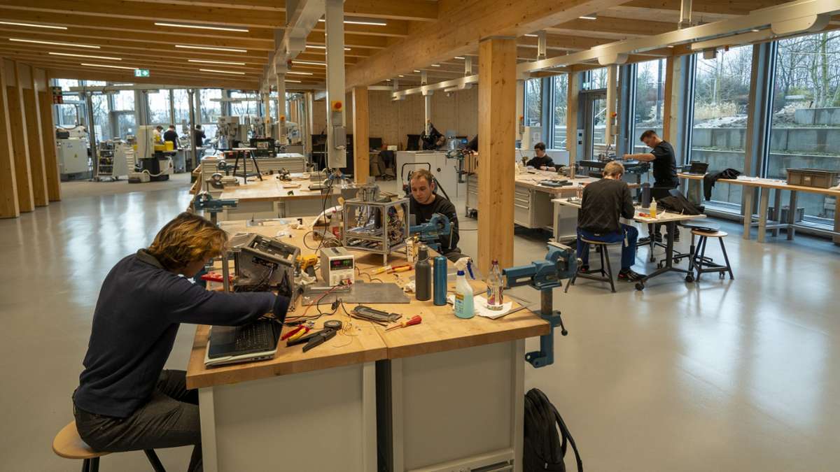Ein Blick in die Azubi-Werkstatt im neuen Trumpf-Ausbildungszentrum in Ditzingen.