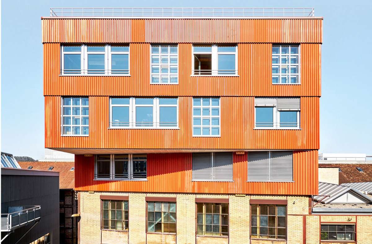 Ein gewerblich genutzter Altbau erhält drei neue Stockwerke obendrauf – aus gebrauchten Baumaterialien. Das sieht nicht nur gut aus, sondern schont das Klima: das Projekt K.118 in Winterthur.