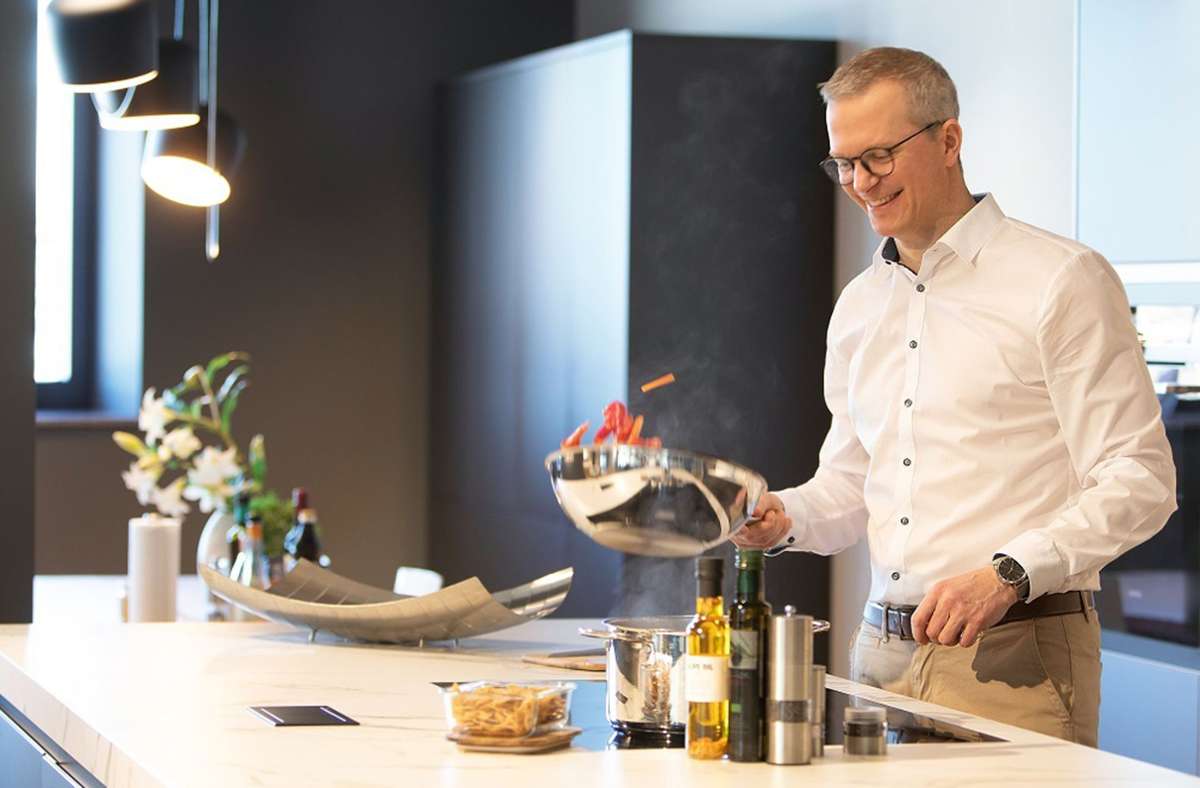 Mark Willekes, Geschäftsführer von Plana-Küchenland, setzt auf Freude am Kochen. Foto: Plana Küchenland