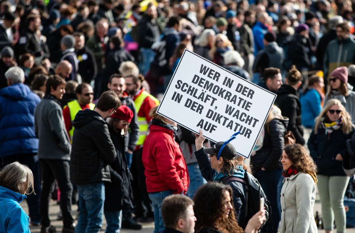 „Querdenker“-Demo in Stuttgart: Innenminister Strobl: brauchen strenge Auflagen
