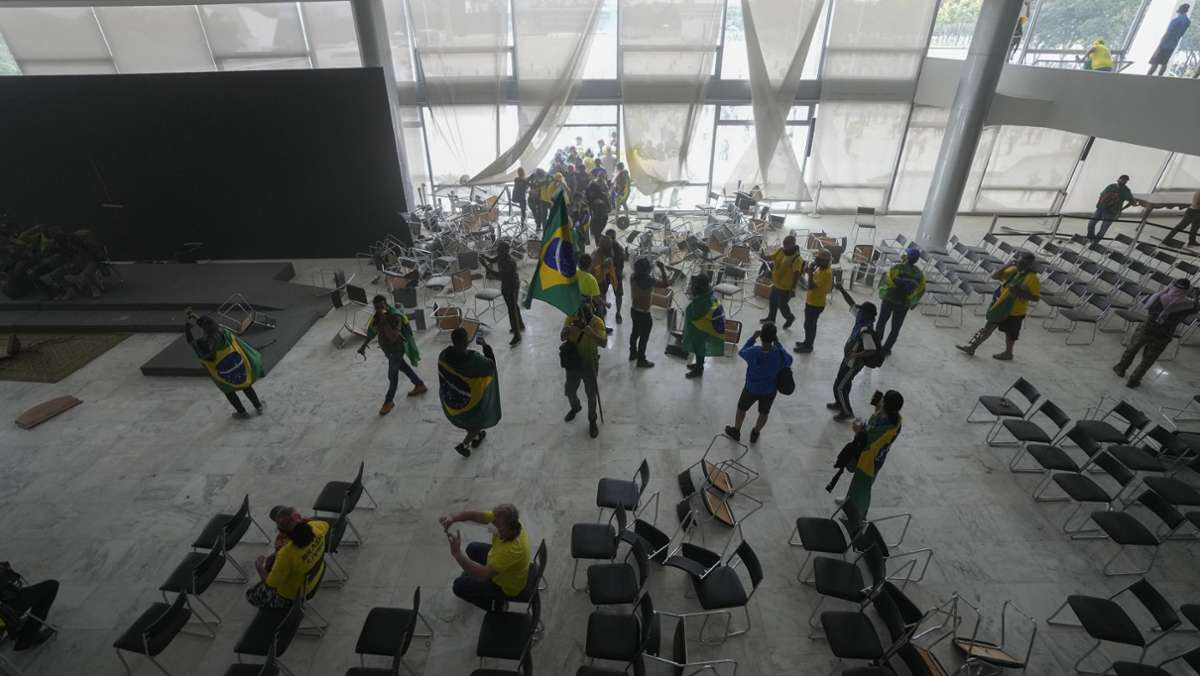 Ausschreitungen in Brasilien: Bolsonaro-Anhänger dringen auch in Regierungssitz ein