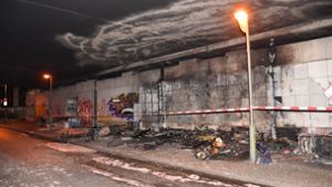 Unbekannte stecken Obdachlosencamp in Brand