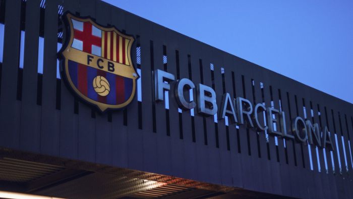 UEFA bestraft Barcelona für Affengeräusche und Nazi-Gruß