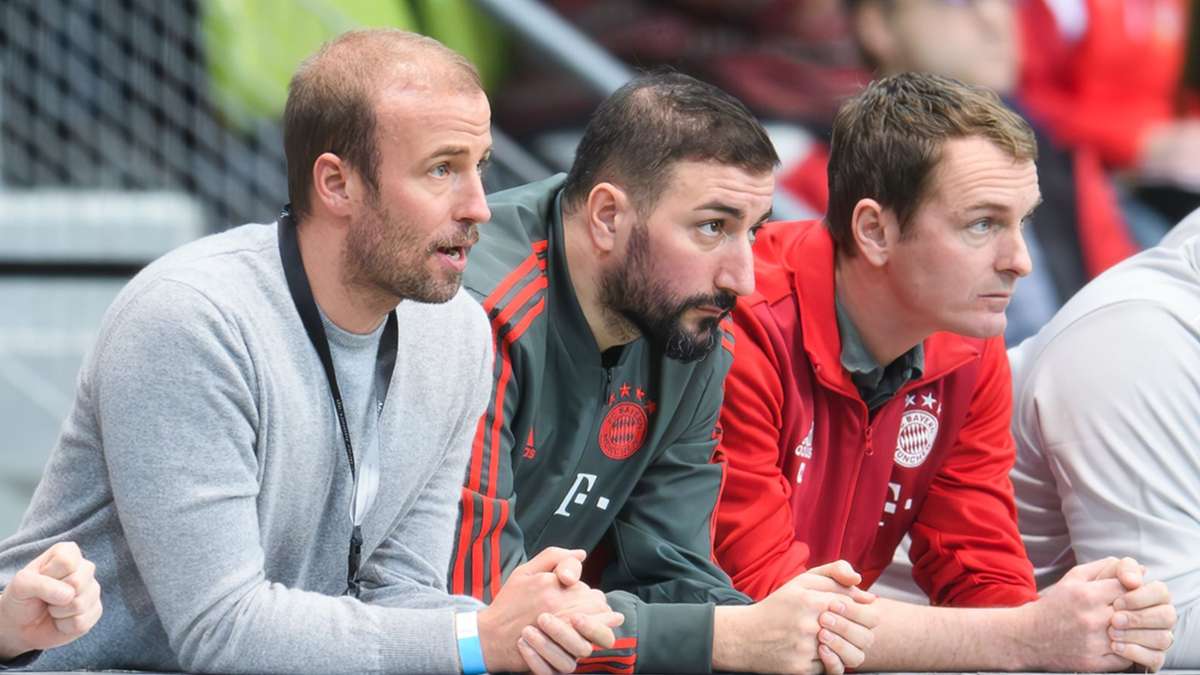 Fußball im Sindelfinger Glaspalast: VfB-Profitrainer Sebastian Hoeneß und seine Erfahrungen beim Junior-Cup