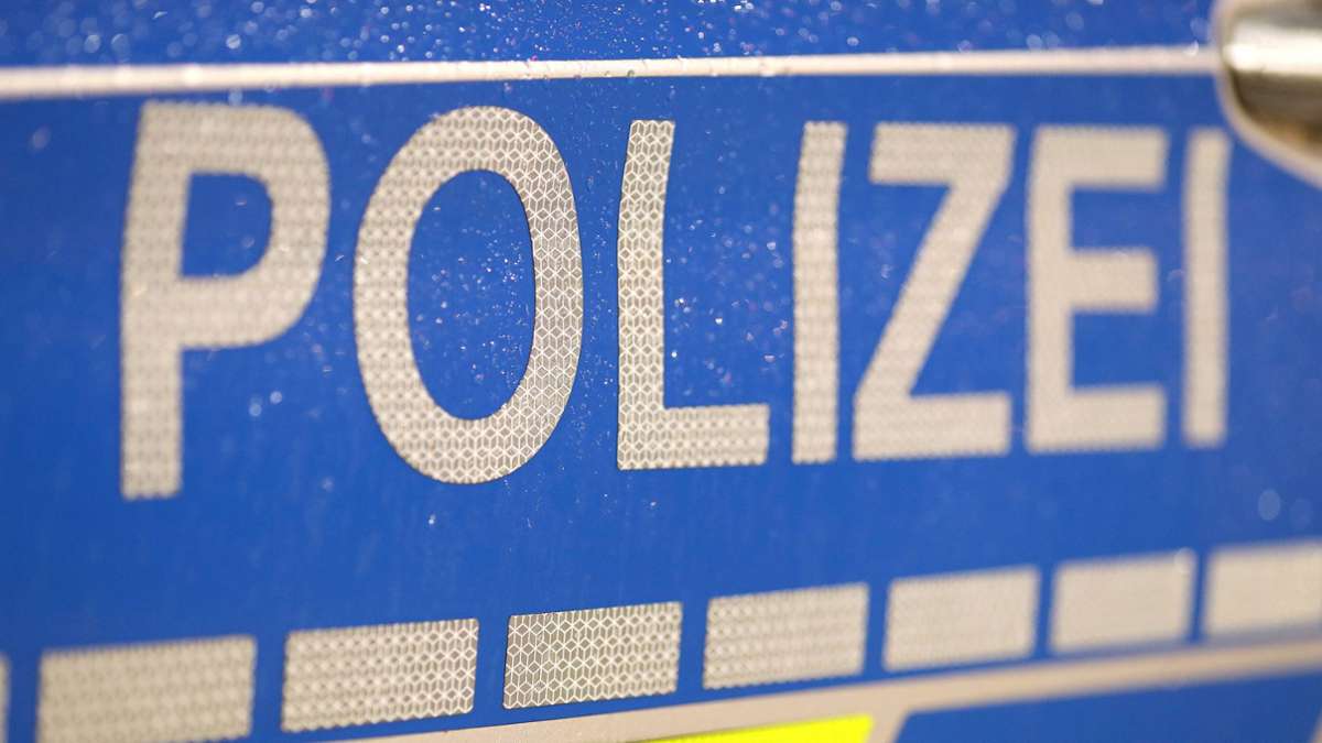 Unfallflucht in Aidlingen: Mercedesfahrer drängt Roller ab
