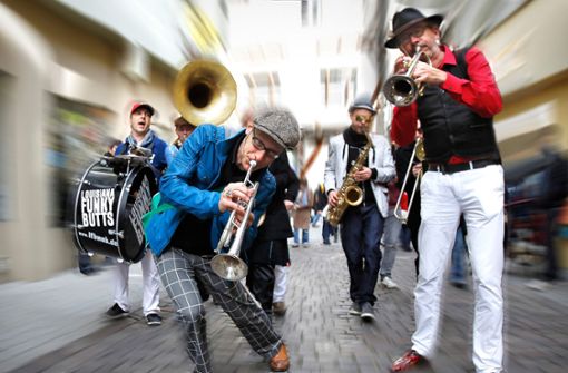 Die Brassbandmaschine läuft auf Hochtouren: Die Louisiana Funky Butts wollen New-Orleans-Flair nach Sindelfingen bringen. Foto: /Erich Sommer