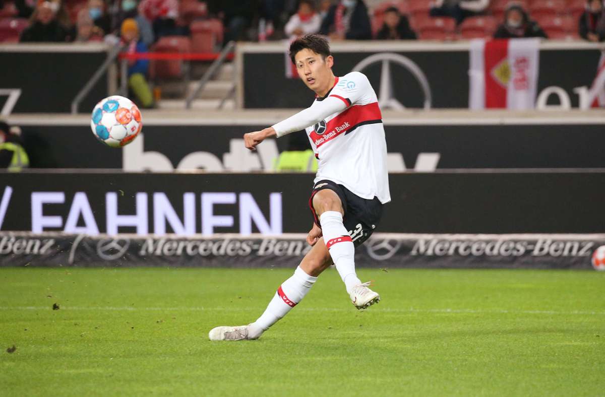 Perfekte Schusstechnik: Hiroki Ito. In unserer Bildergalerie sehen Sie die weiteren Japaner, die beim VfB gespielt haben.