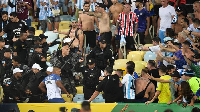 Heftige Krawalle bei historischer Brasilien-Niederlage