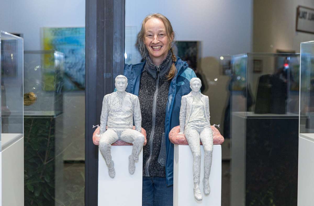 „Wir müssen los“ – Birgit Feils Figurengruppe gewann den ersten Böblinger Kunstpreis.