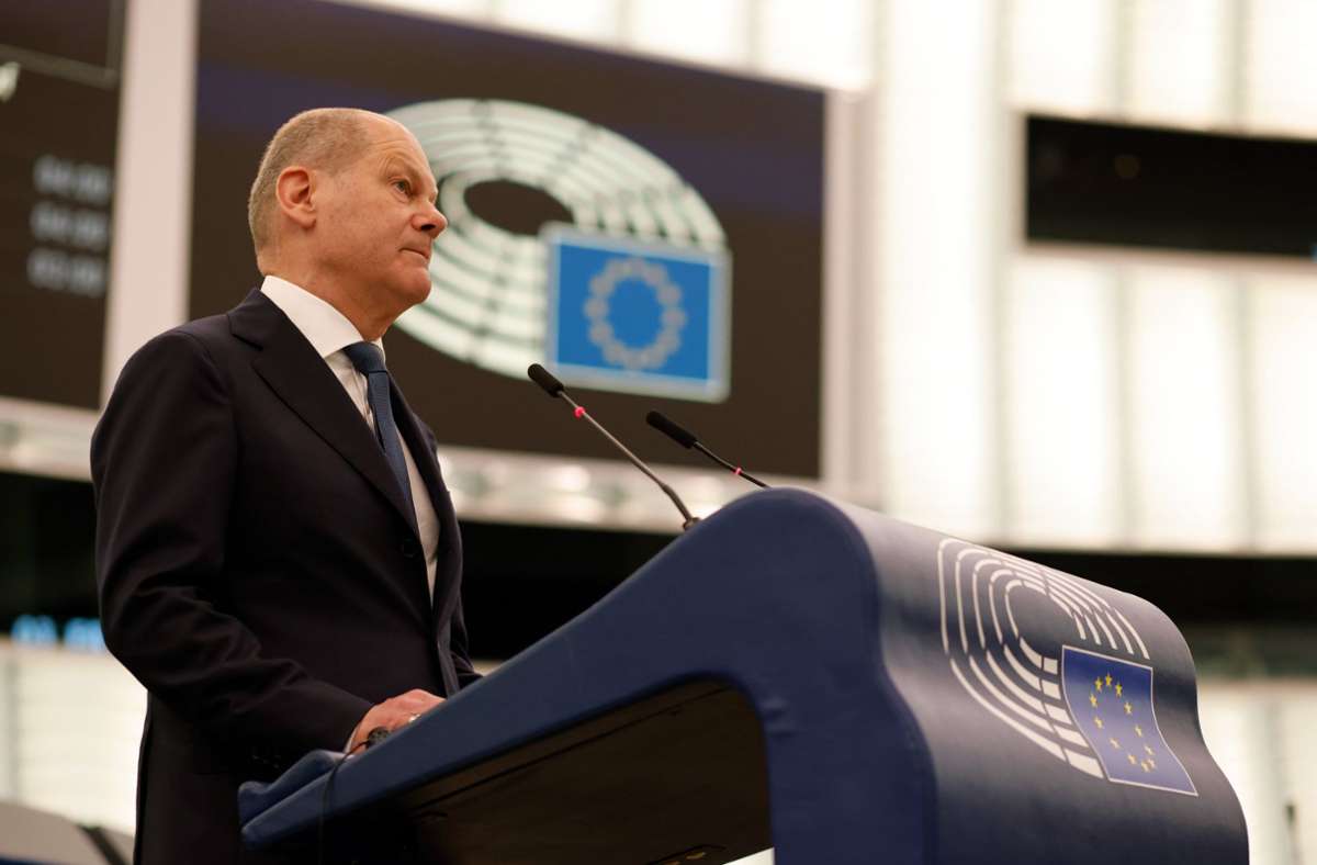 Rede im Europäischen Parlament: Olaf Scholz wirft Wladimir Putin  „Machtgehabe“ vor