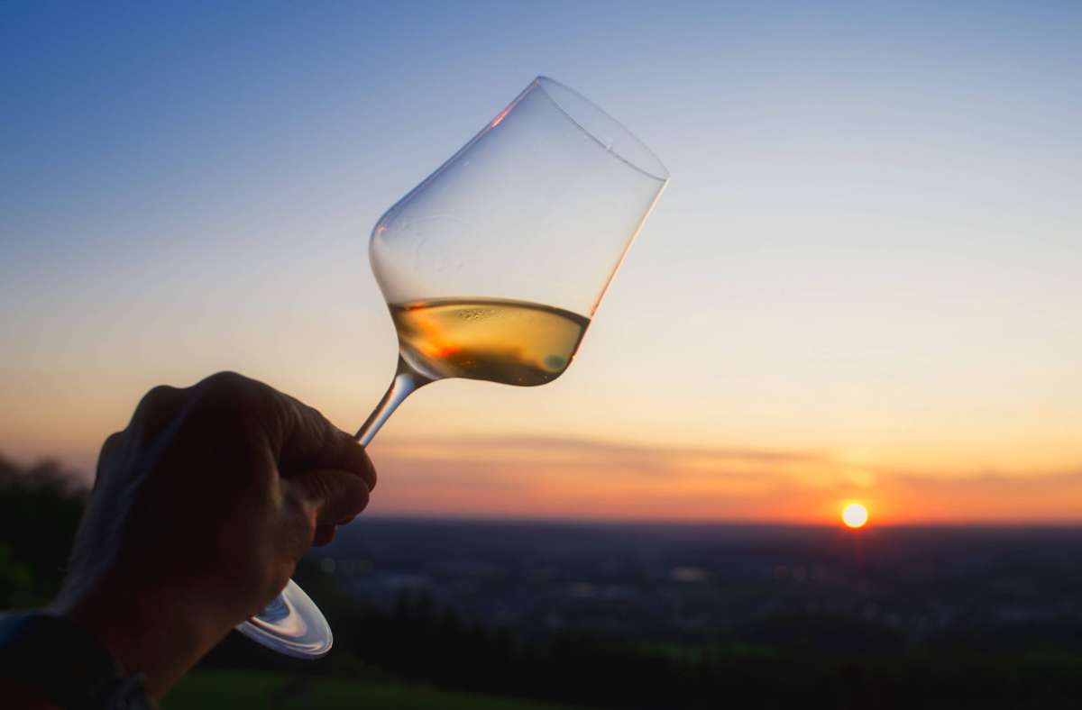 Wein verkosten und den Sonnenuntergang beobachten – das ist derzeit bei vielen Gelegenheiten möglich.