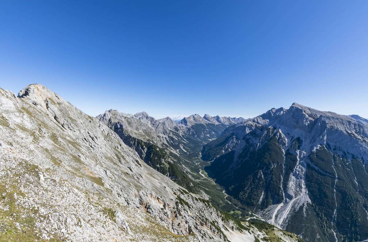 Mittenwalder Höhenweg: 65-jähriger Bergsteiger stürzt in Bayern ab und stirbt