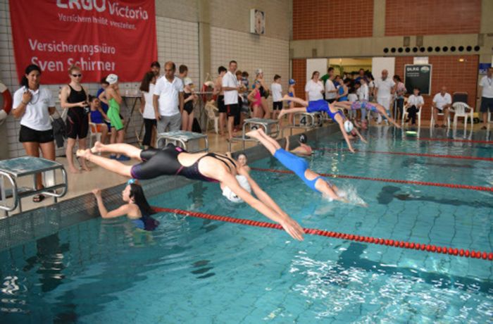 Schwippepokal in Dagersheim: Veraltete Technik bremst Schwimmturnier aus