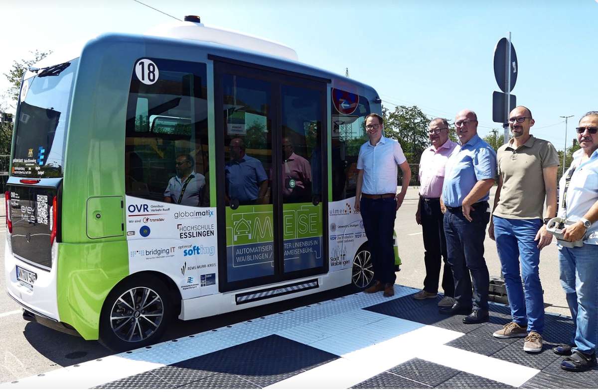 Automatisiertes Fahren in Waiblingen: Fahrerloser Bus  pendelt zwischen zwei Stopps