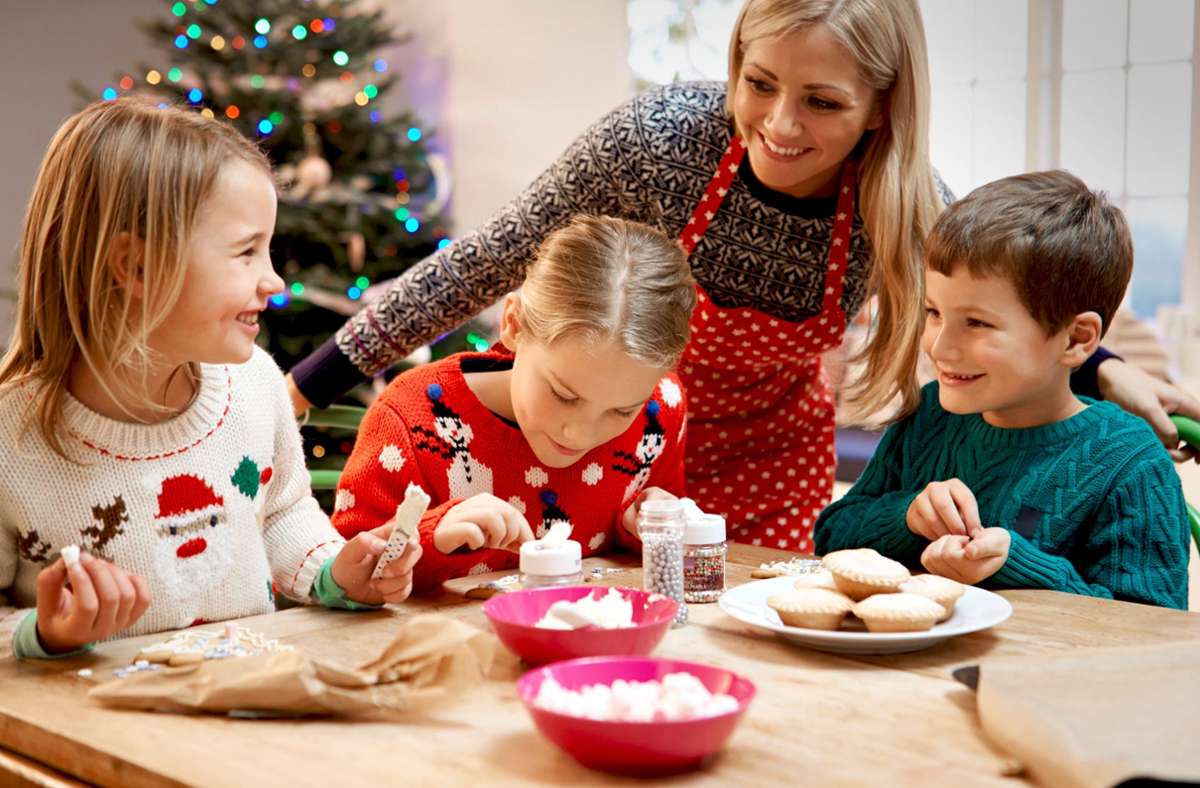 Tipps für Familien: Basteln und Backen im Advent