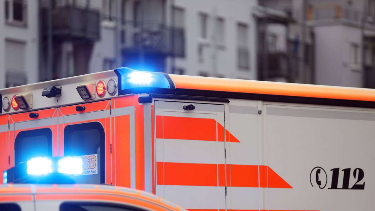 Kreis Ravensburg: Mann wird von Lastwagen erfasst und stirbt