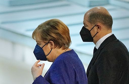 Angela Merkel und Olaf Scholz haben sich mit den Ministerpräsidenten getroffen – und wollen das auch am Donnerstag wieder tun. Foto: dpa/Michael Kappeler