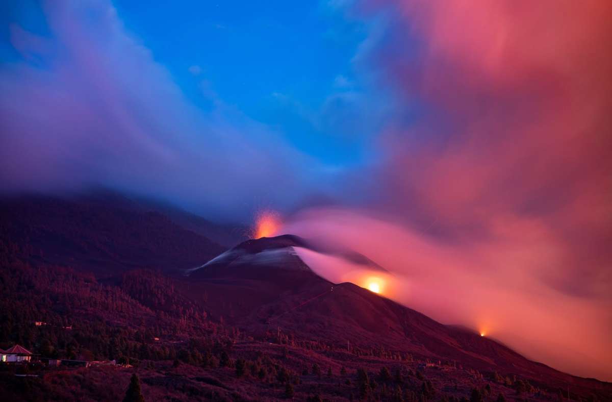 Seit acht Wochen spuckt der Vulkan auf La Palma Lava und Asche. Foto: dpa/Kike Rincón