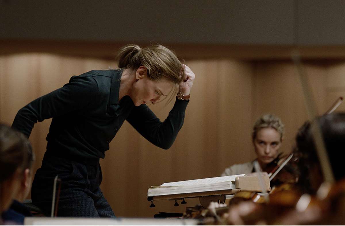 Cate Blanchett spielt die eiserne Dirigentin Lydia Tár, an ihrer Seite Filmpartnerin Nina Hoss.