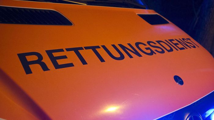 Kreis Reutlingen: Jugendlicher stirbt einen Tag nach Autounfall