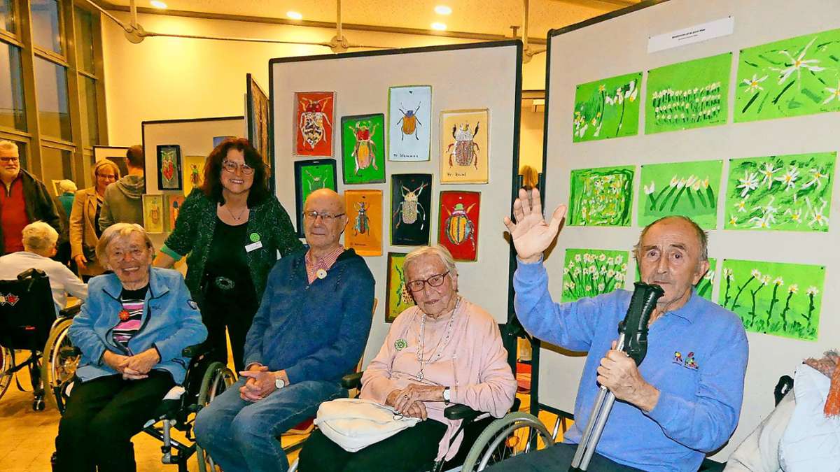 Vernissage im Ehninger Haus der Pflege: Senioren  kommen beim Malen ins Gespräch
