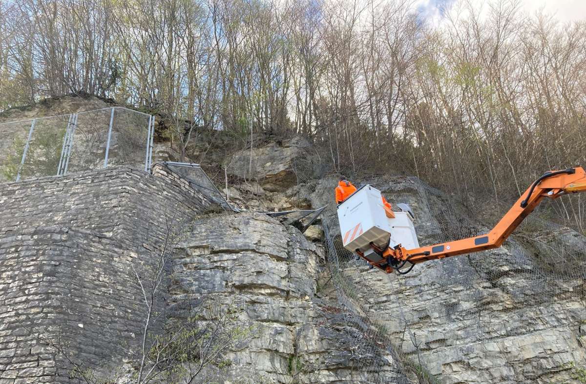 Albabstieg bei Merklingen: Fels soll gesichert werden - A 8 bleibt weiter gesperrt