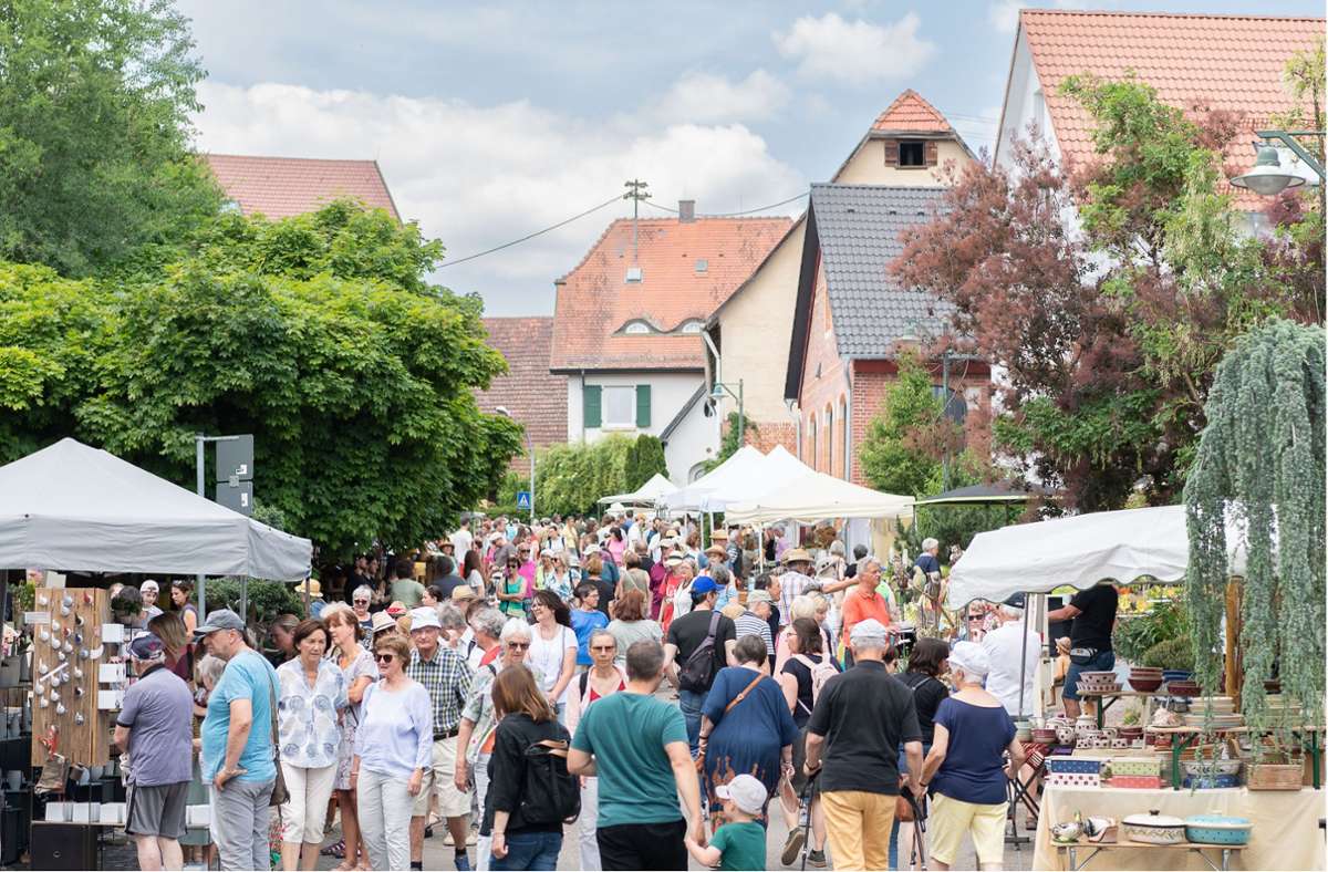 Der Darmsheimer Töpfermarkt zieht einmal mehr tausende Besucher an.