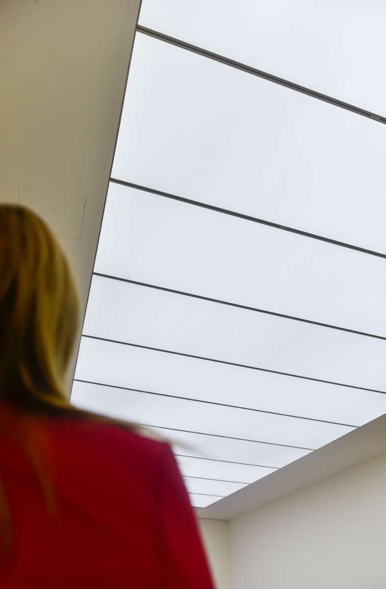 Mehr Licht! Eindrücke vom Besuch beim Leuchtstoffröhrenanbrennraum im Stuttgarter Kunstmuseum.