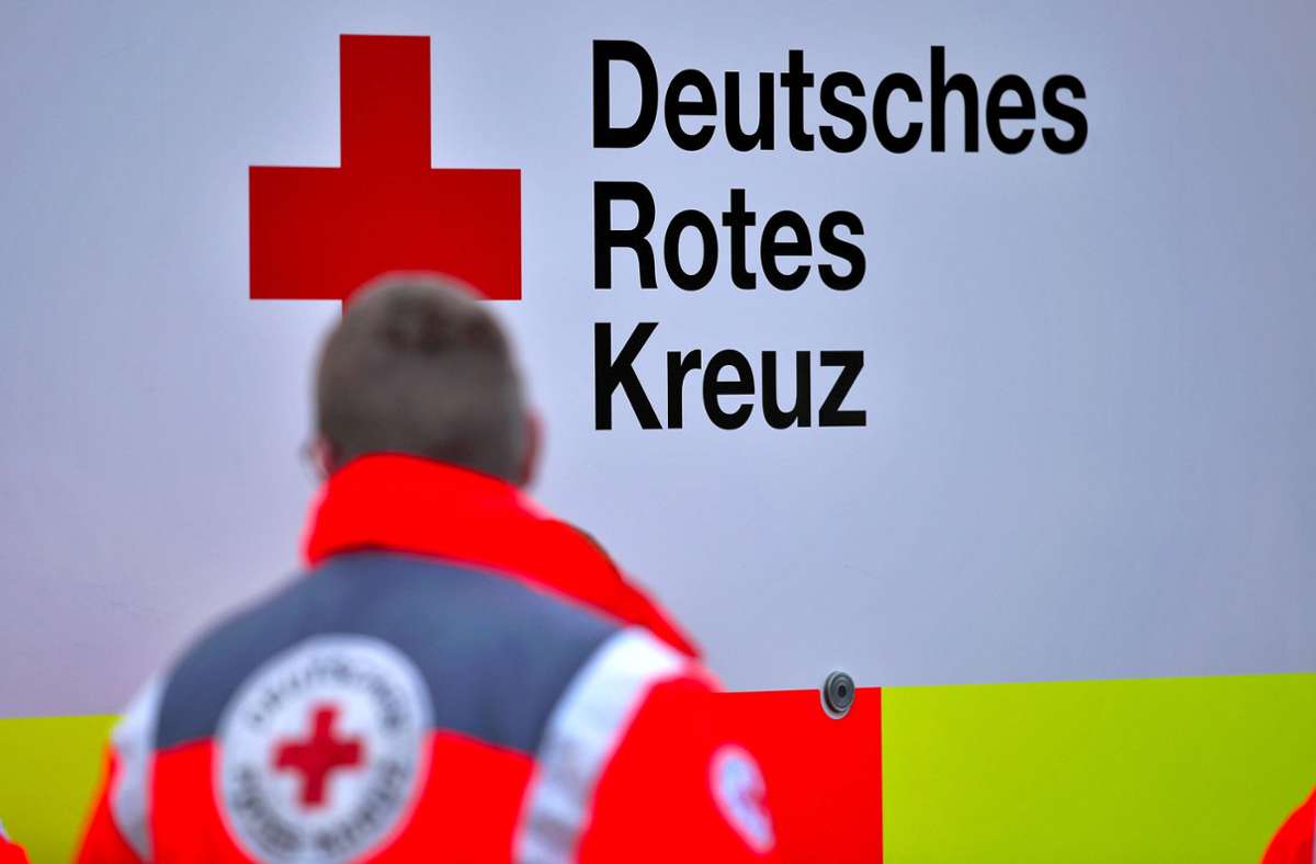 Vorfall in Wendlingen: Zeugen reanimieren Frau nach medizinischem Notfall am Steuer