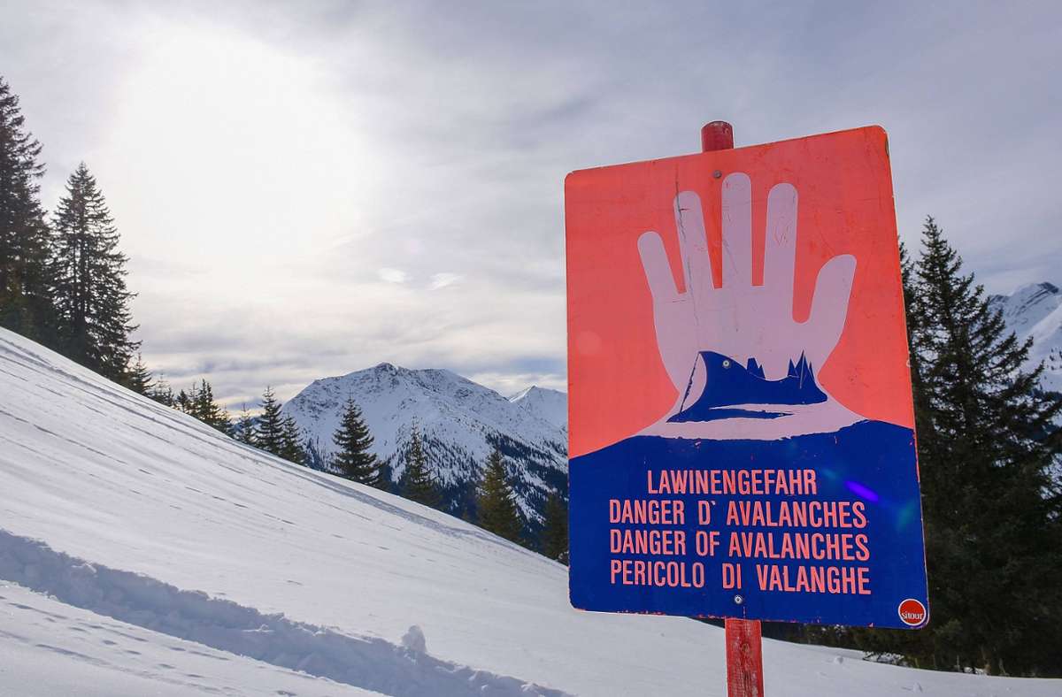 Tiroler Alpen: Mehrere Deutsche bei Lawinenabgängen mitgerissen