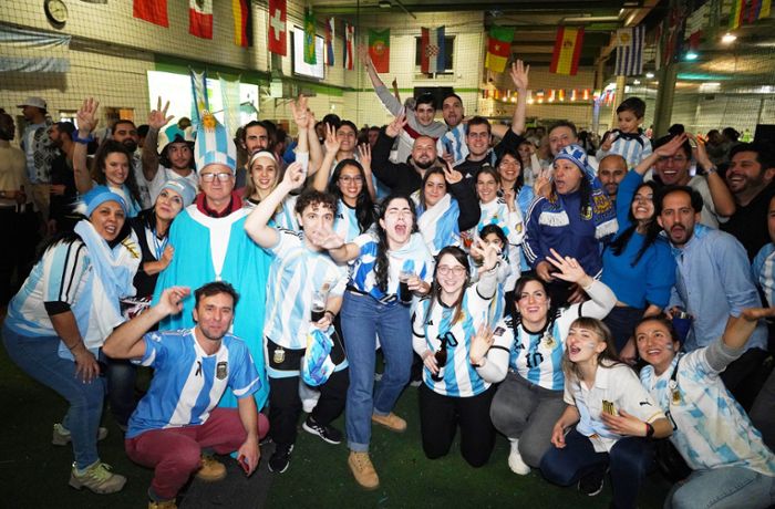 Argentinien holt WM-Titel: Fans in Fellbach bejubeln den Sieg