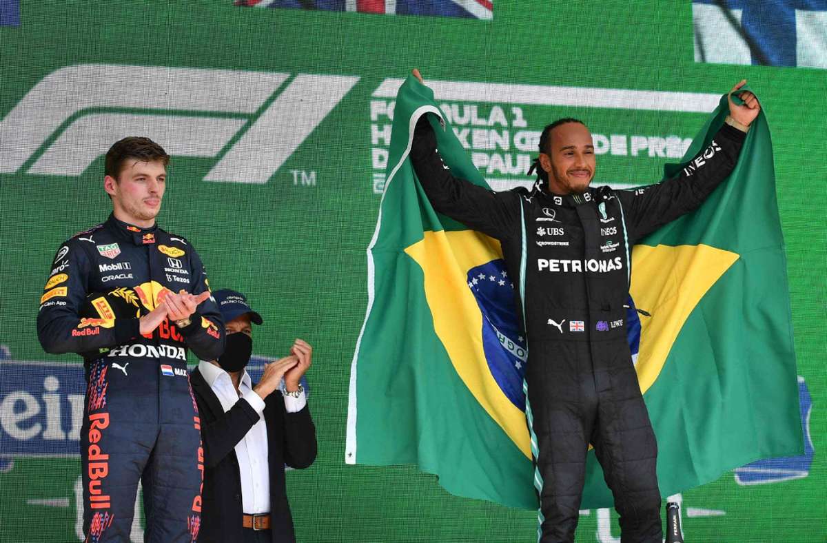 Beim Rennen in Brasilien siegte Lewis Hamilton (re.) vor Max Verstappen – nun trennen die WM-Kandidaten nur noch acht Punkte. Foto: AFP/NELSON ALMEIDA