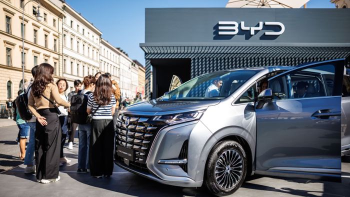 Mobilitätspartner bei der Fußball-EM: Chinesischer Autohersteller  BYD will die deutsche Konkurrenz ausstechen