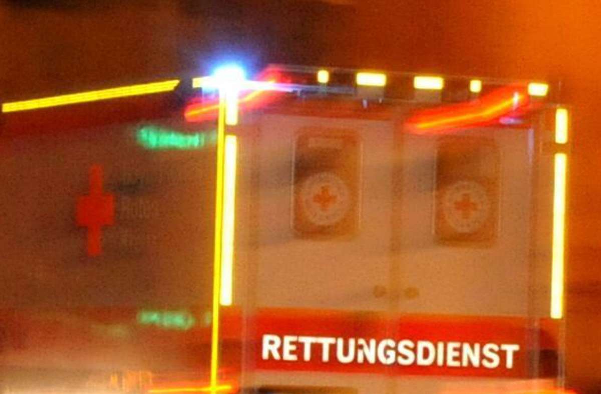 Neuweiler/Schönaich: Fahrt zum Feuerwehr-Einsatz endet in der Wiese