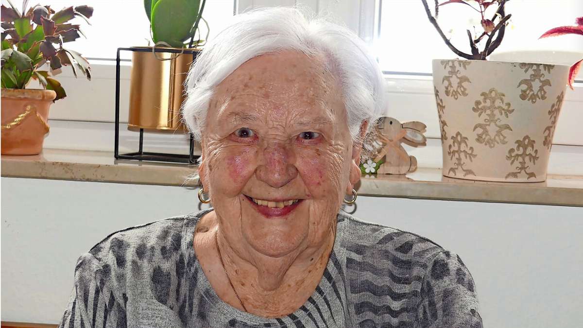 Lore Kurz feiert  ihren 100. Geburtstag: Jubilarin mit dem Schalk im Nacken