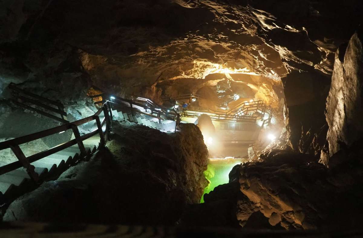 Österreich: Forscher sitzen in Höhle fest –  Wasser versperrt Rückweg